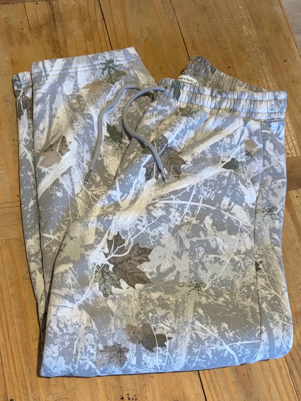Abercrombie Camo barrel sweats